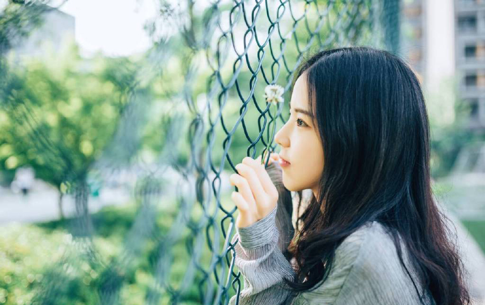 “好！”魏延点点头，他乃主帅，这些事情，自然责无旁贷，只是皱眉看向庞统道：“士元，那诸葛亮真有那么厉害？”